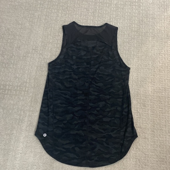 Never work Lululemon camo workout top - Picture 2 of 2